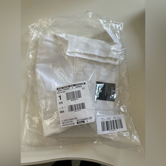 J.Crew - Stunning White Classic Chino Shorts 7" - BNWT! - Picture 4 of 7